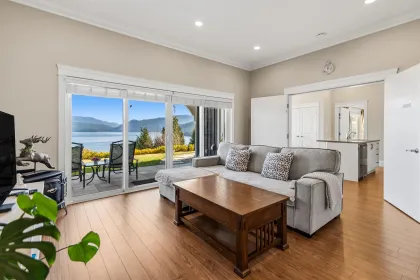 Mudroom Photo of 1128 Twin Isle Drive, Gibsons, BC