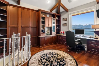 Office / Den Photo of 1128 Twin Isle Drive, Gibsons, BC