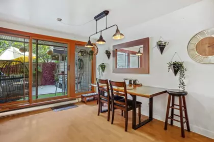 Kitchen Island Photo of 784 Millbank, Vancouver, BC