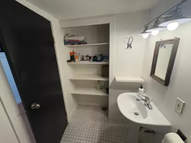 Powder Room Photo of 784 Millbank, Vancouver, BC