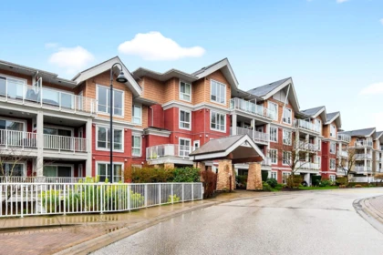 401 6440 194 Street, Surrey, BC, Surrey — Apartment/Condo for sale