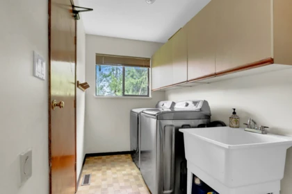 Basement Recreation Room Photo of 6643 181 Street, Surrey, BC