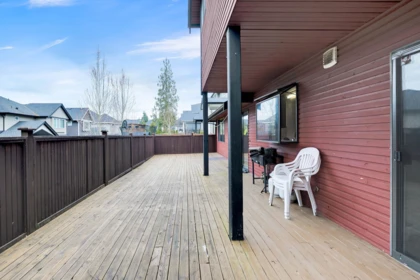 Front Yard Photo of 6643 181 Street, Surrey, BC