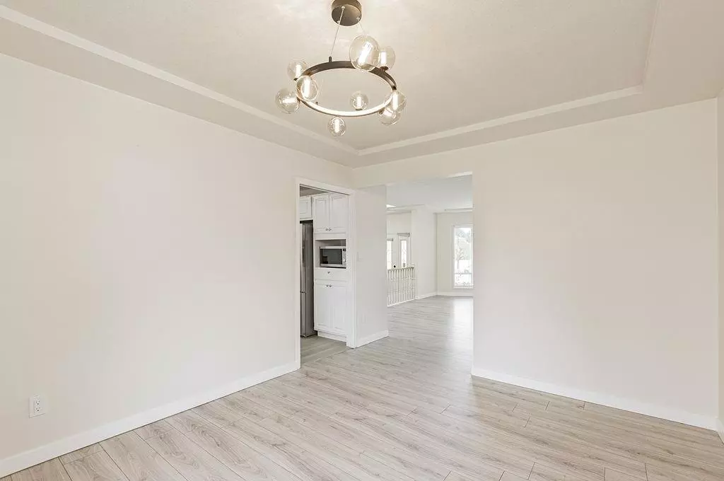 Dining Area Photo of 13285 98 Avenue, Surrey, BC