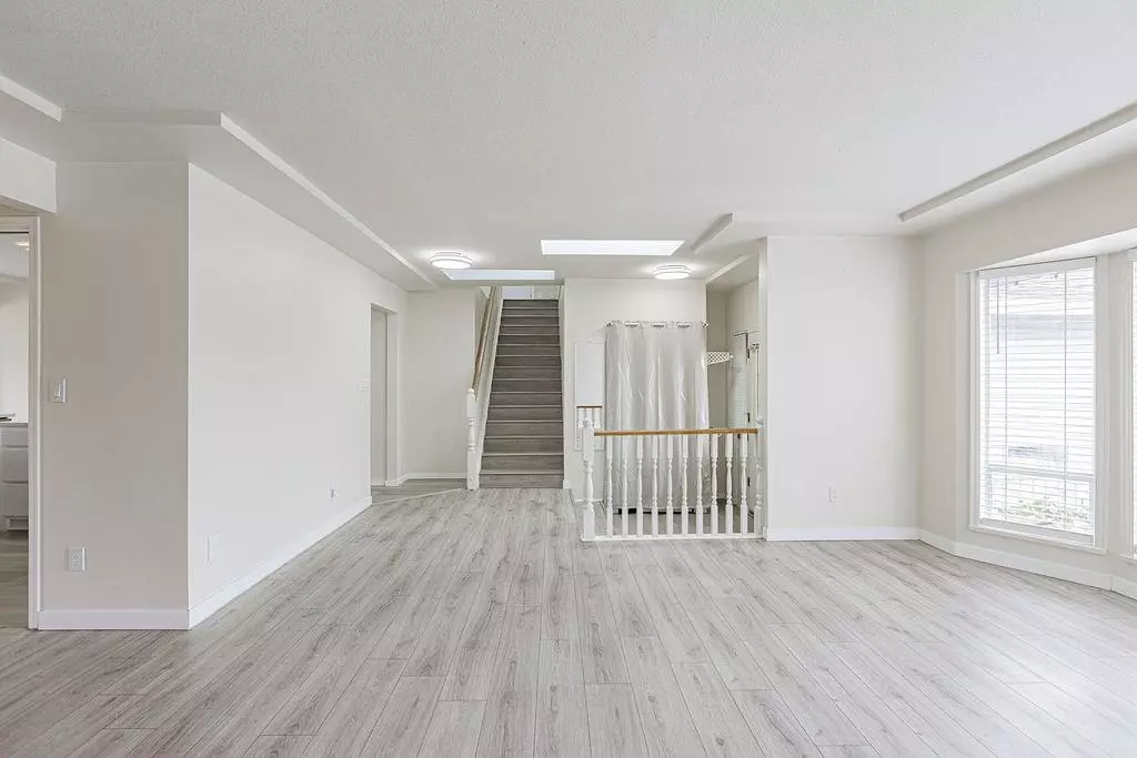 Family Room Photo of 13285 98 Avenue, Surrey, BC