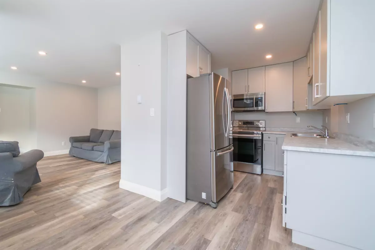 Dining Area Photo of 10 45927 Lewis Avenue, Chilliwack, BC