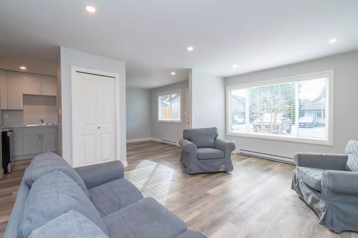 Living Room Photo of 10 45927 Lewis Avenue, Chilliwack, BC