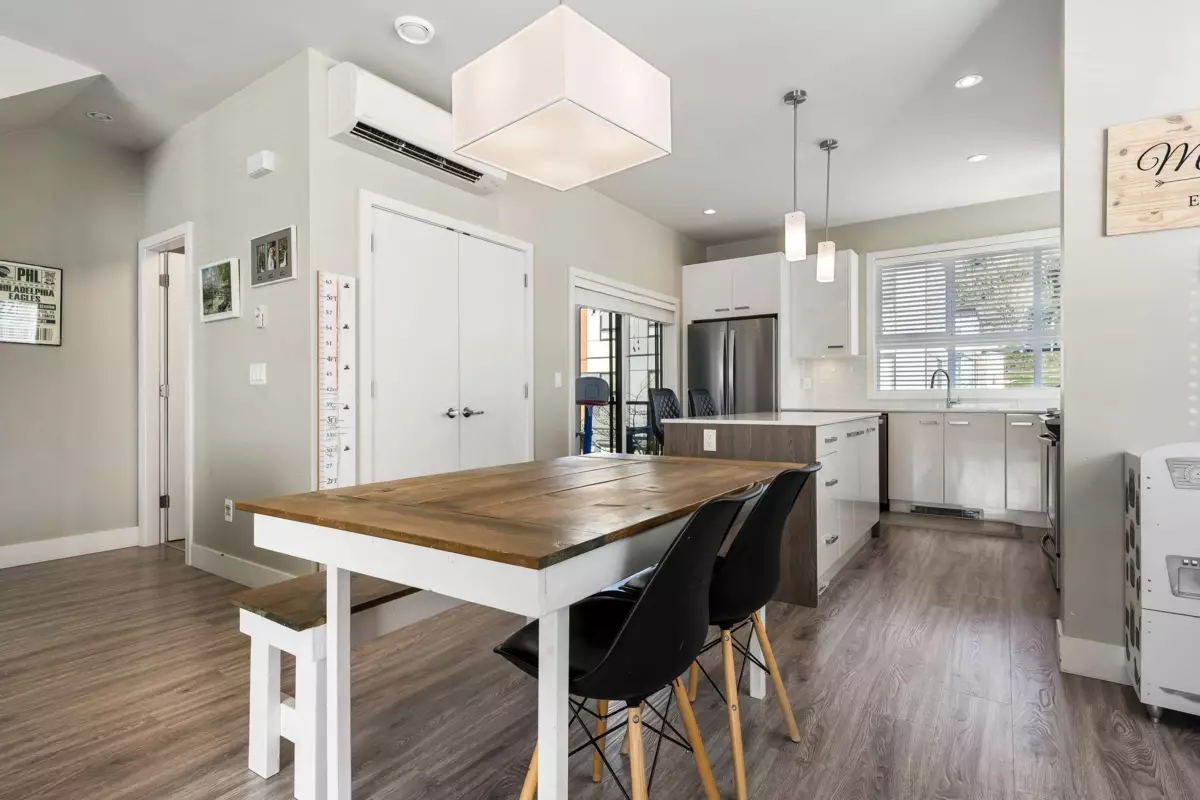 Dining Area Photo of 18 1938 North Parallel Road, Abbotsford, BC