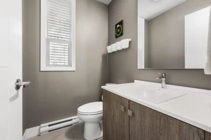 Guest Bathroom Photo of 18 1938 North Parallel Road, Abbotsford, BC