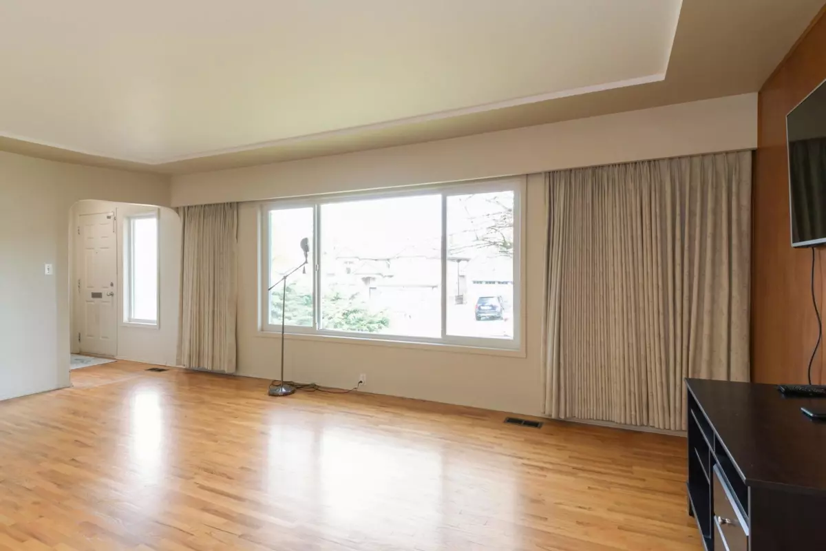 Family Room Photo of 14028 102 Avenue, Surrey, BC