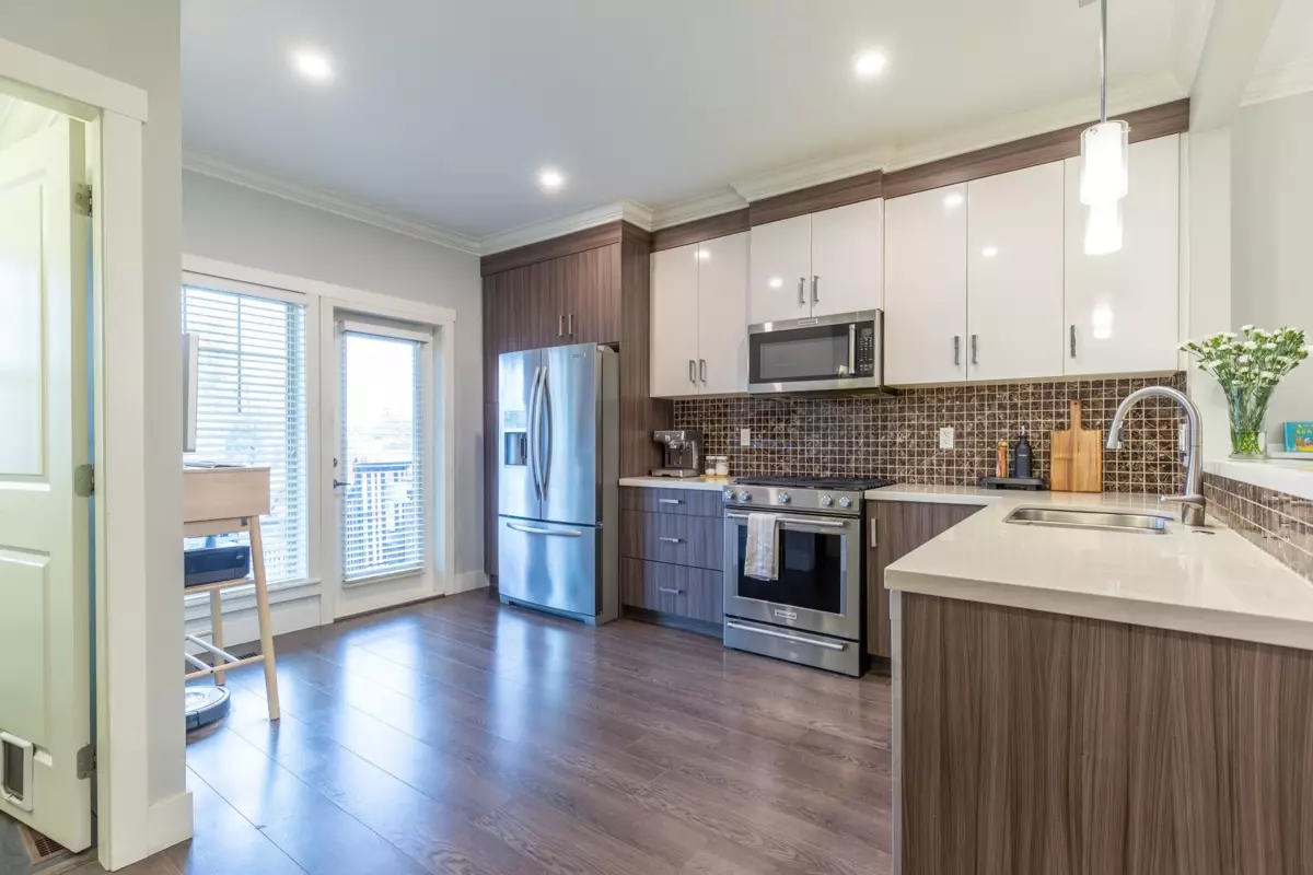 Family Room Photo of 60 19097 64 Avenue, Surrey, BC