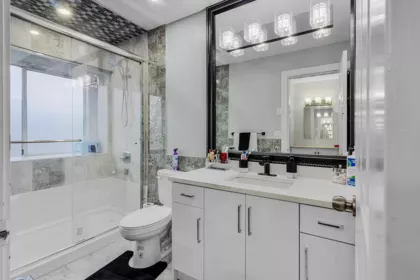 Guest Bathroom Photo of 32144 Ashcroft Drive, Abbotsford, BC