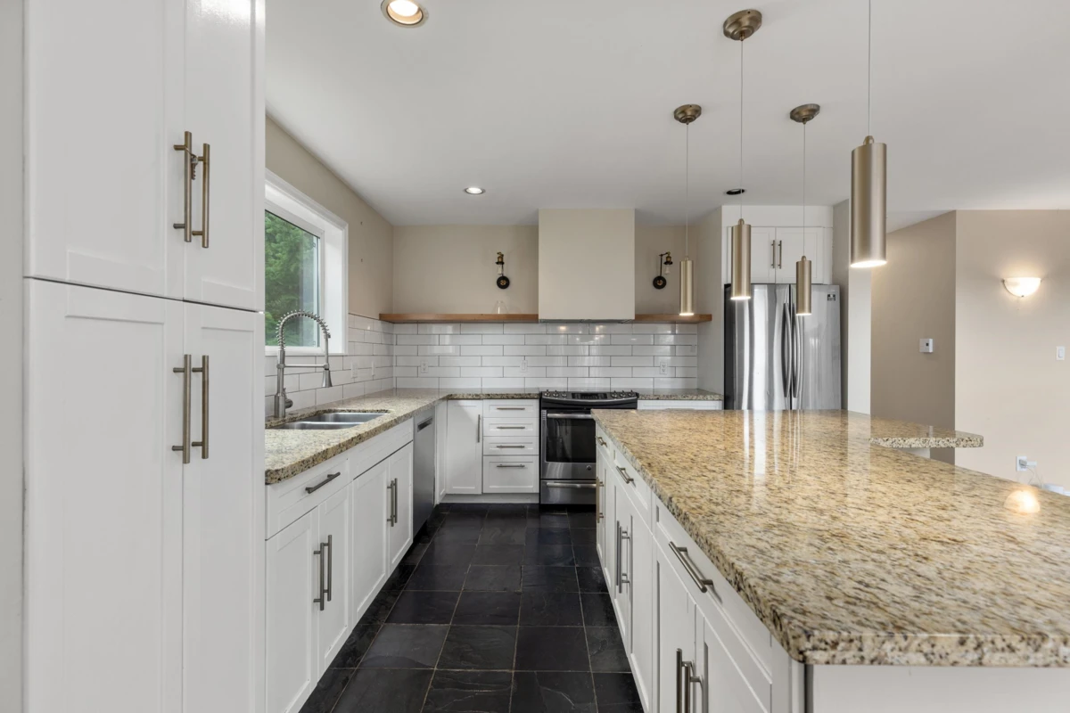 Dining Area Photo of 7467 Dogwood Street, Pemberton, BC