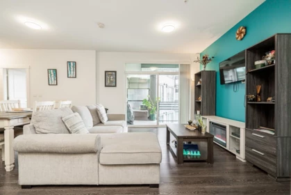 301 9983 E Barnston Drive, Surrey, BC, Surrey — Apartment/Condo for sale