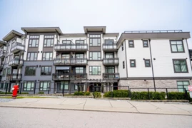 301 9983 E Barnston Drive, Surrey, BC