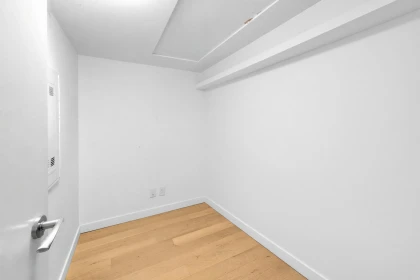 Entry Foyer Photo of 1510 2220 Kingsway, Vancouver, BC
