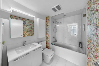 Powder Room Photo of 1510 2220 Kingsway, Vancouver, BC