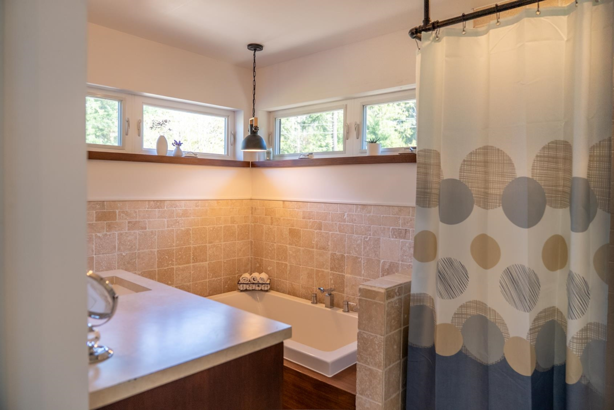Primary Bathroom Photo of 5582 Hooson Road, Pender Island, BC