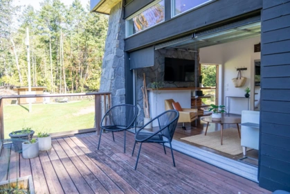 Hallway Photo of 5582 Hooson Road, Pender Island, BC