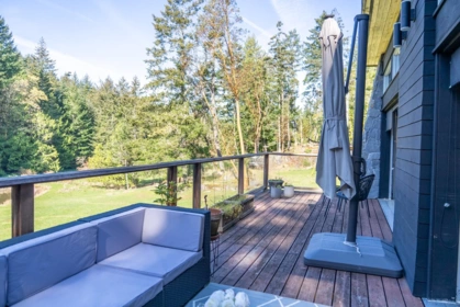 Mudroom Photo of 5582 Hooson Road, Pender Island, BC
