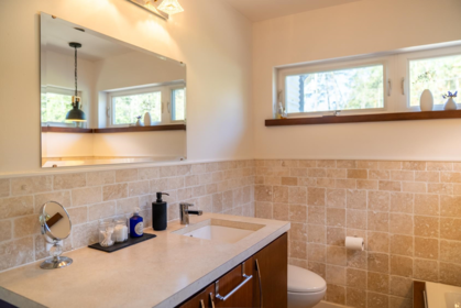 Walk-In Closet Photo of 5582 Hooson Road, Pender Island, BC
