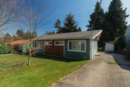 1035 Rosamund Road, Gibsons, BC, Gibsons — Single Family Residence for sale