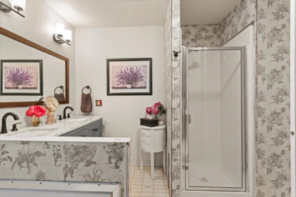 Mudroom Photo of 120 46511 Chilliwack Lake Road, Sardis - Chwk River Valley, BC