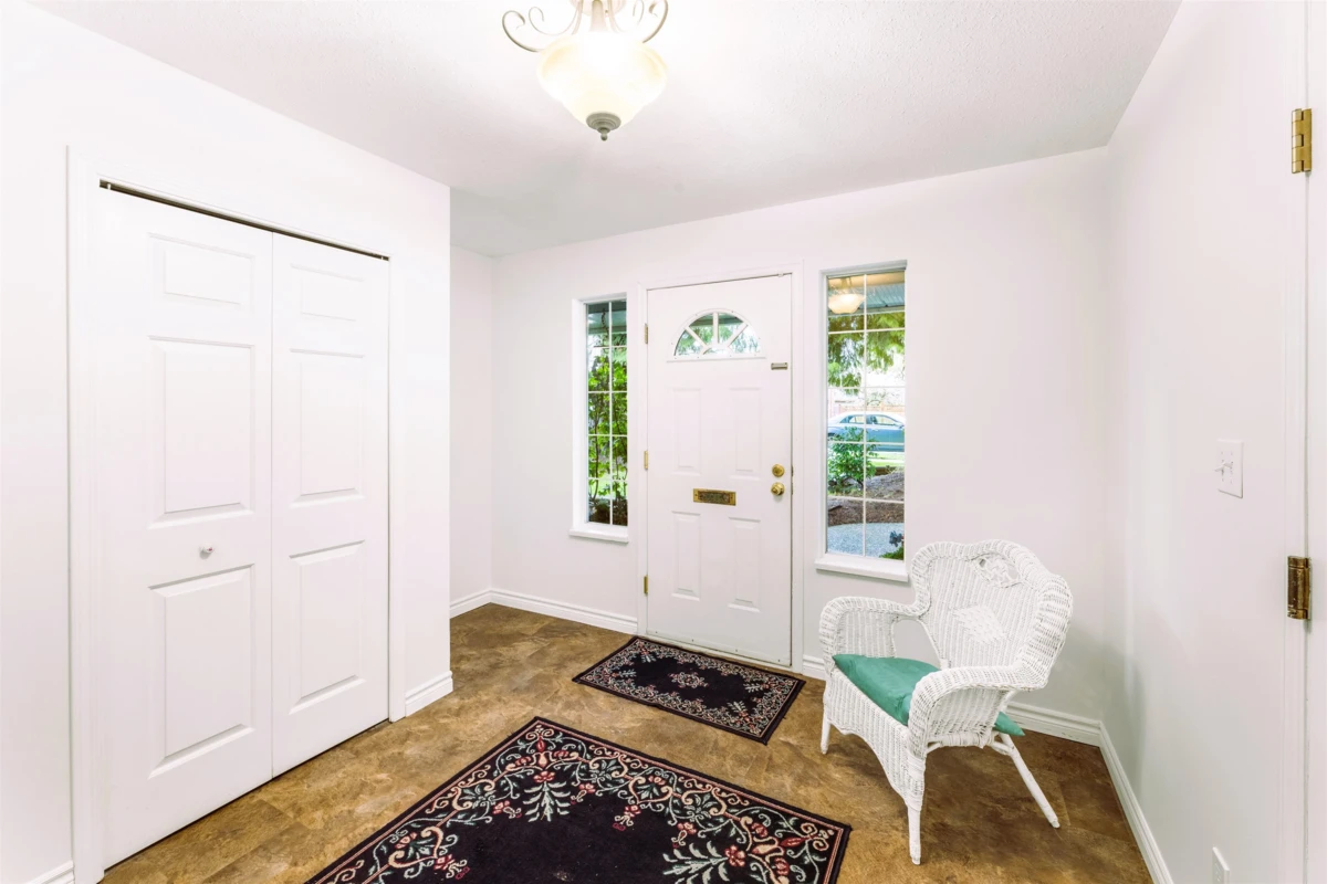 Family Room Photo of 11077 154 Street, Surrey, BC