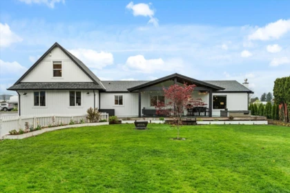Swimming Pool Photo of 38611 Old Yale Road, Abbotsford, BC
