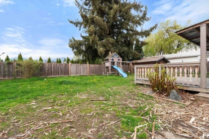 Front Yard Photo of 9517 Stanley Street, Chilliwack, BC