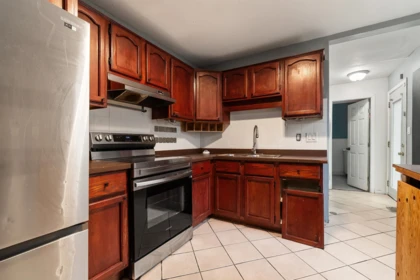 Guest Bathroom Photo of 9517 Stanley Street, Chilliwack, BC