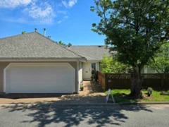 12 1140 Falcon Drive, Coquitlam, BC