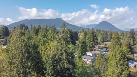 1352 E 16th Street, North Vancouver, BC, North Vancouver — Single Family Residence for sale