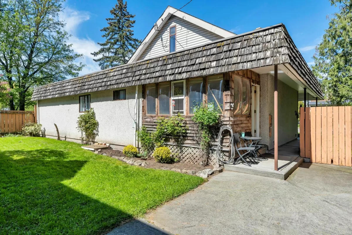 Exterior Rear Photo of 34612 2 Street, Abbotsford, BC