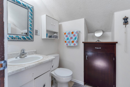 Entry Foyer Photo of 34612 2 Street, Abbotsford, BC