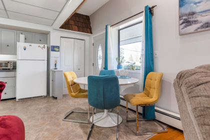 Guest Bathroom Photo of 34612 2 Street, Abbotsford, BC