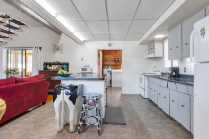 Kitchen Photo of 34612 2 Street, Abbotsford, BC
