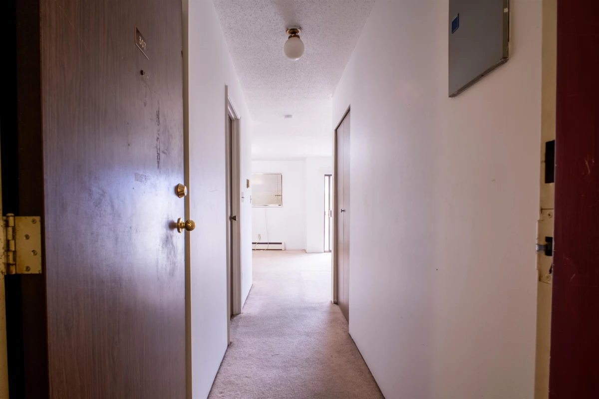 Living Room Photo of 307 45749 Spadina Avenue, Chilliwack, BC