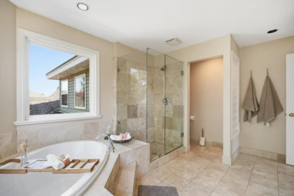 Mudroom Photo of 9899 181 Street, Surrey, BC