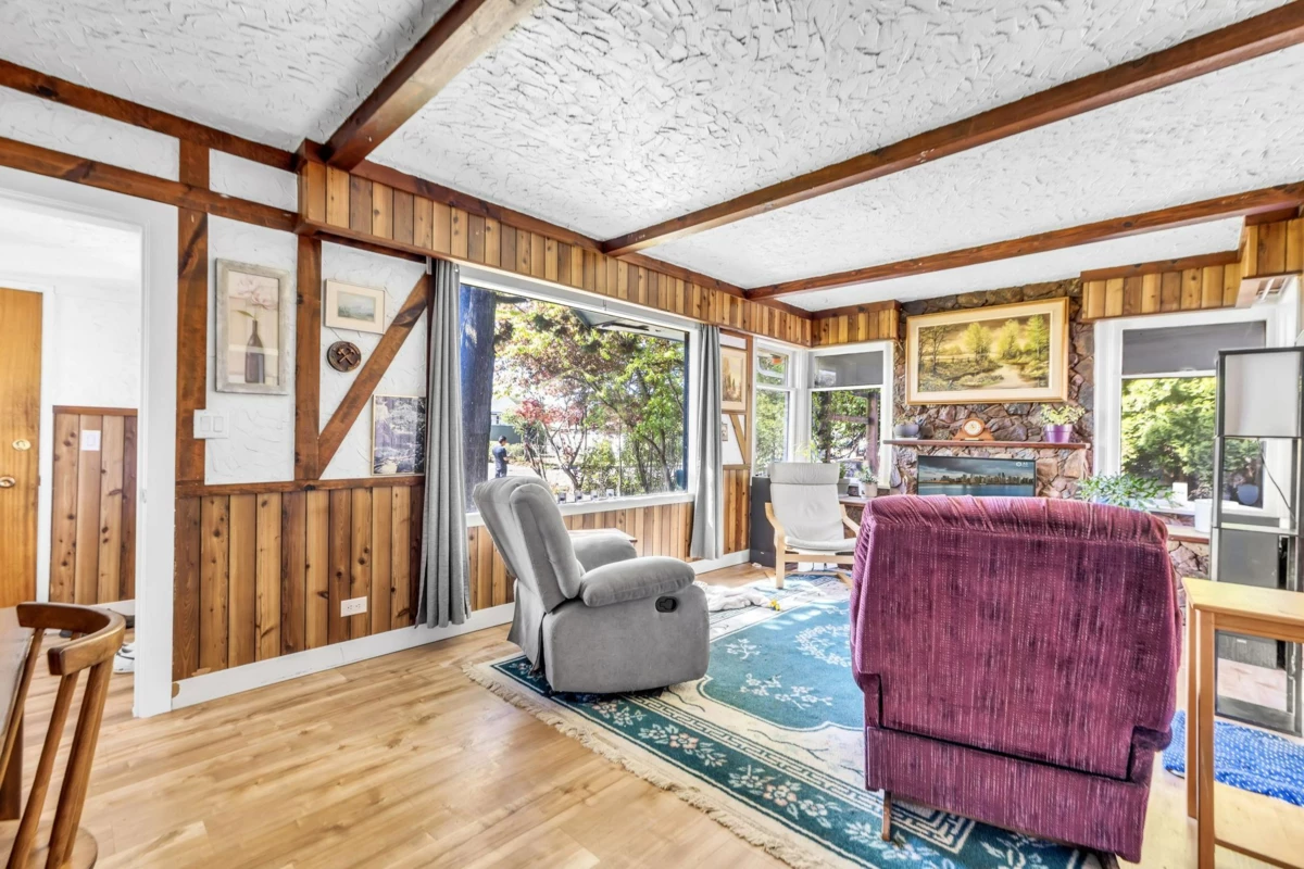 Family Room Photo of 46133 Third Avenue, Chilliwack, BC