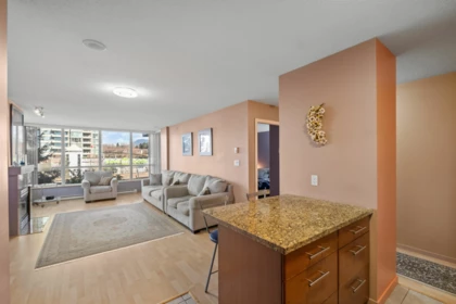 Kitchen Island Photo of 705 2088 Madison Avenue, Burnaby, BC