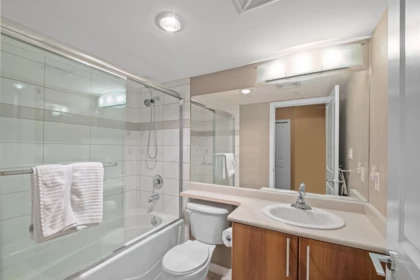 Primary Bathroom Photo of 705 2088 Madison Avenue, Burnaby, BC