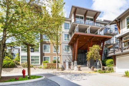 Backyard Photo of 207 6688 120 Street, Surrey, BC