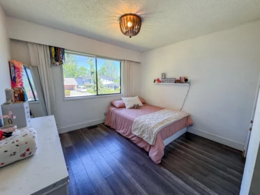 Guest Bathroom Photo of 35014 High Drive, Abbotsford, BC