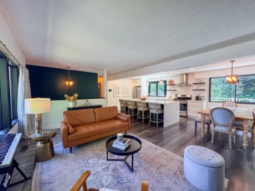 Kitchen Island Photo of 35014 High Drive, Abbotsford, BC