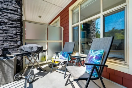 Front Yard Photo of 318 2477 Kelly Avenue, Port Coquitlam, BC