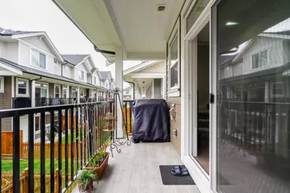 Front Yard Photo of 59 19501 74 Avenue, Surrey, BC