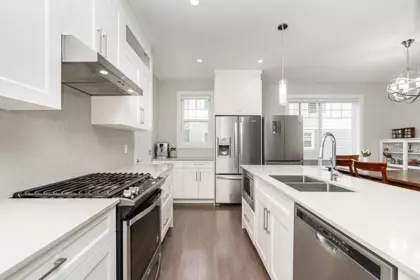 Kitchen Photo of 59 19501 74 Avenue, Surrey, BC