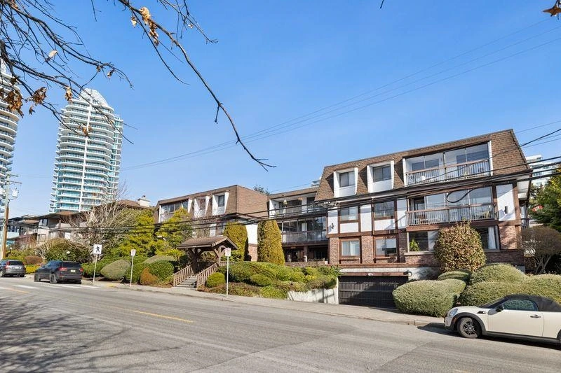 Living Room Photo of 309 1444 Martin Street, White Rock, BC