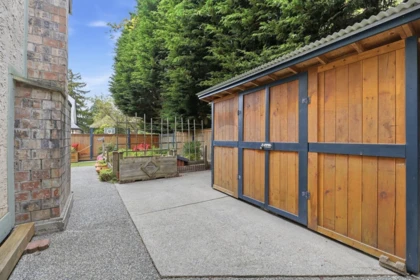 Hot Tub / Spa Photo of 1987 144 Street, Surrey, BC